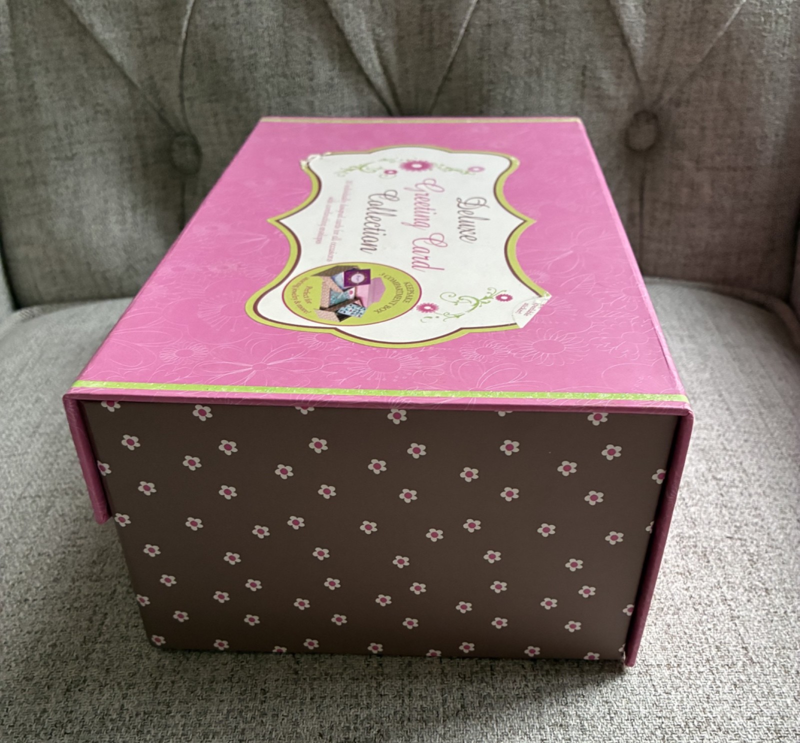 ❤️ Boxed set of 21 Deluxe greeting cards & envelopes in a Reusable storage box