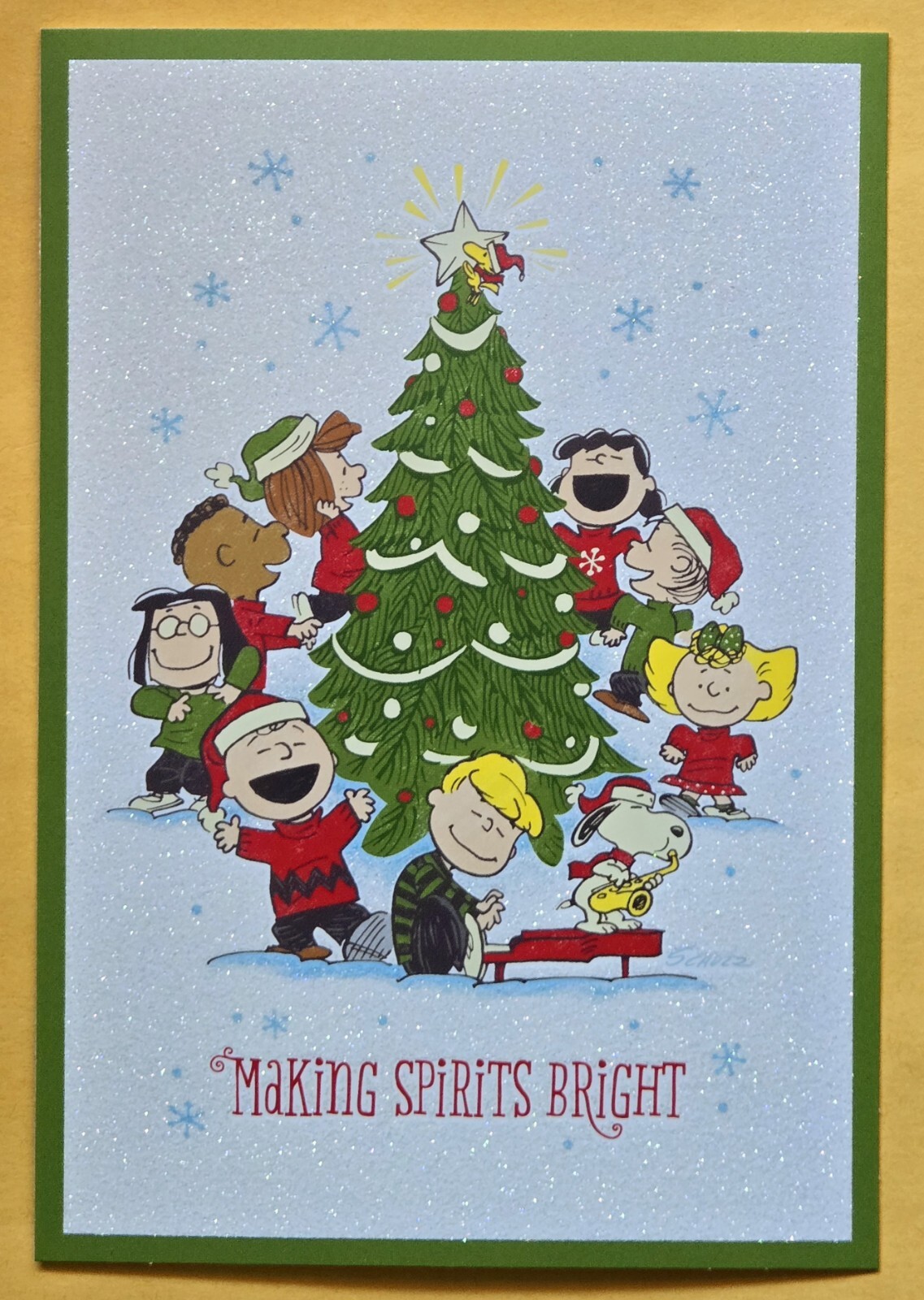 Peanuts “Snoopy & Friends” Merry Christmas Greeting Card (+Envelope 5×7″).