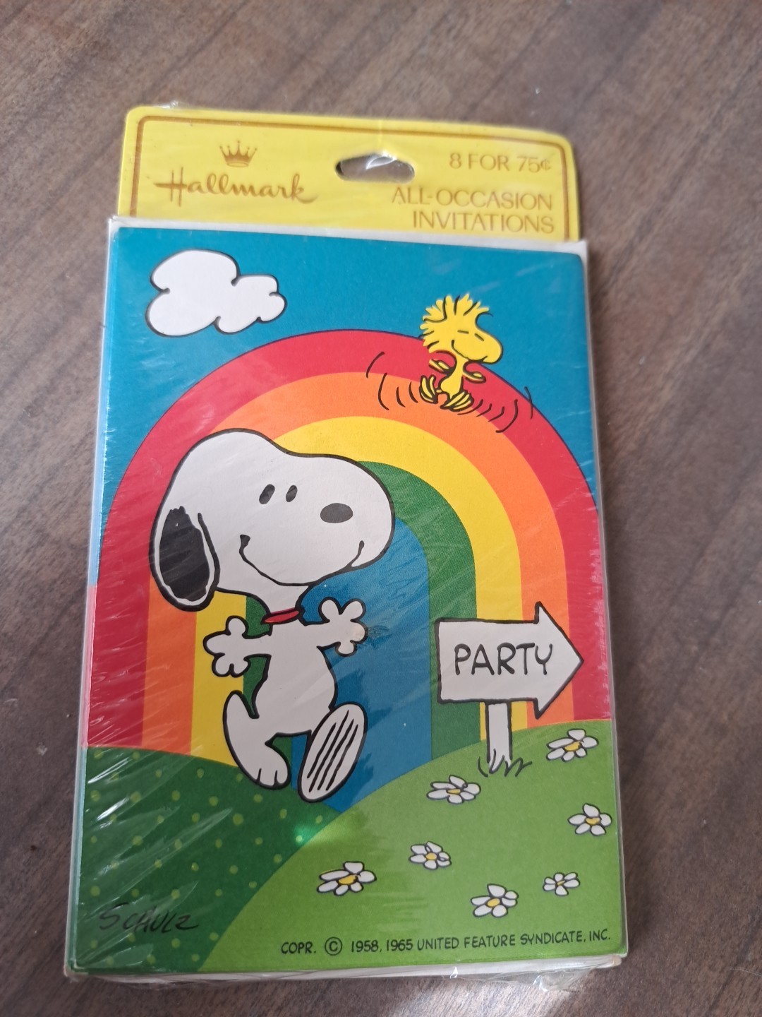 Vintage Snoopy Pack of 8 Party Invitations Snoopy with Rainbow Children’s Party