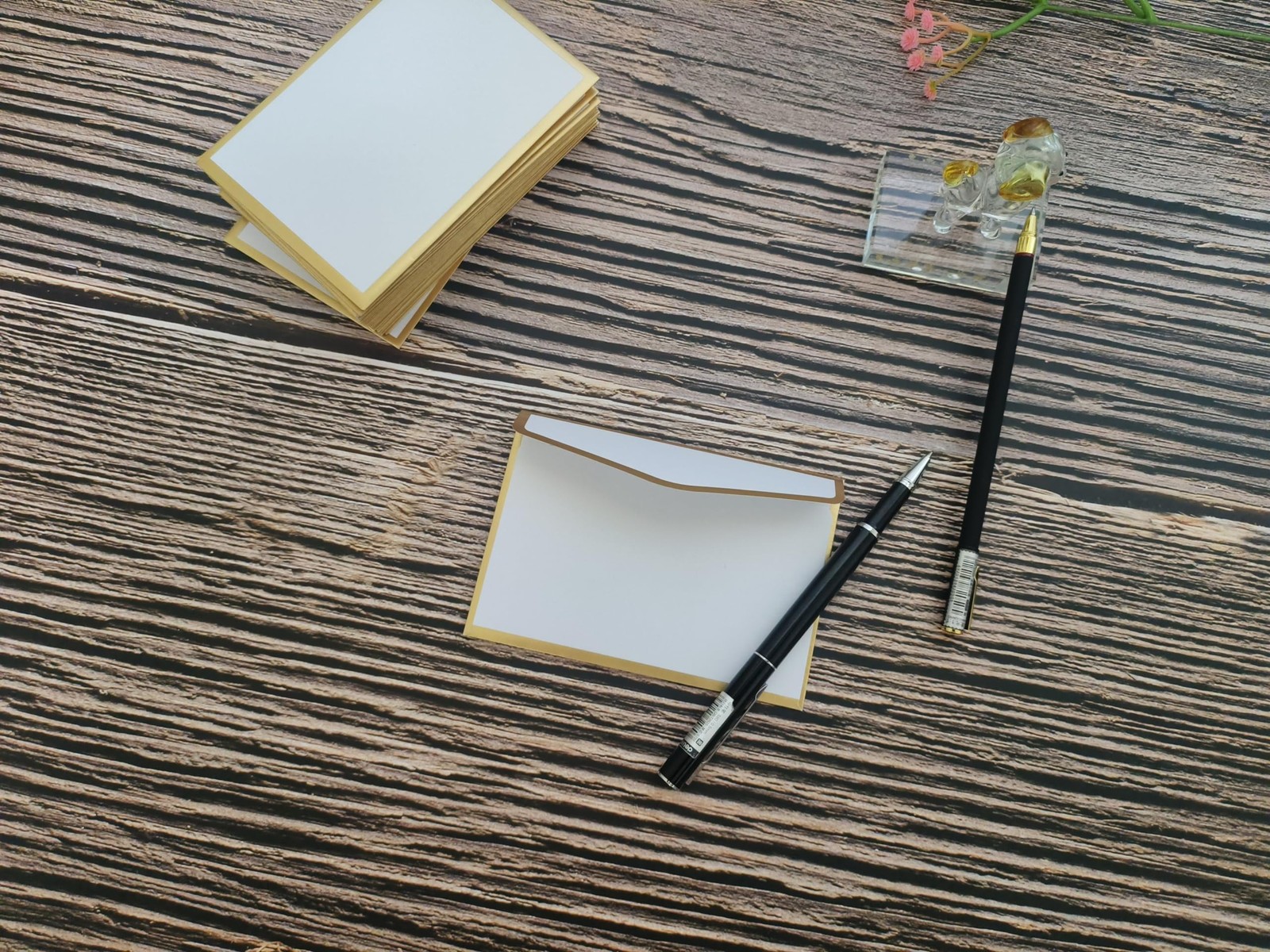 100 PCS White Pearlescent Paper Envelopes Gold Border 3.5×5.1 Inch Wedding