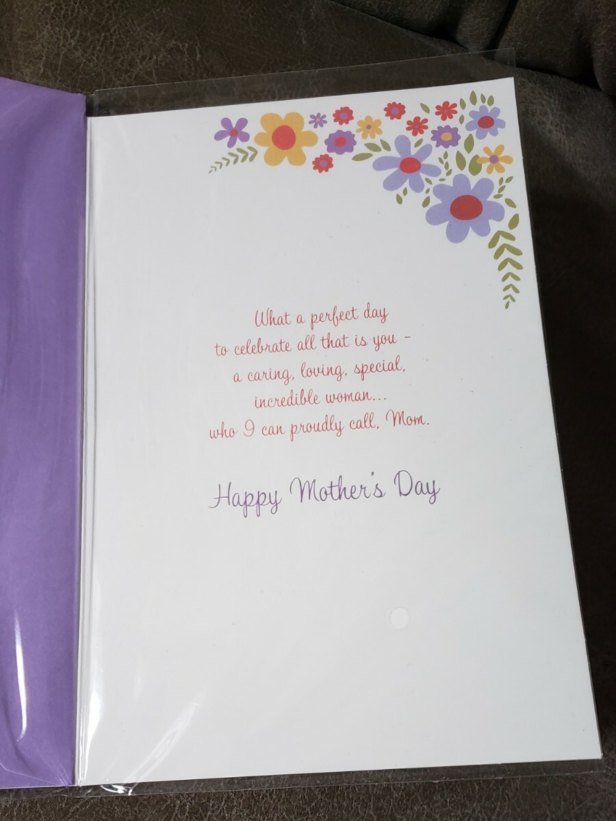Happy Mother’s Day Holiday Greeting Card includes Envelope – Vase with Flowers