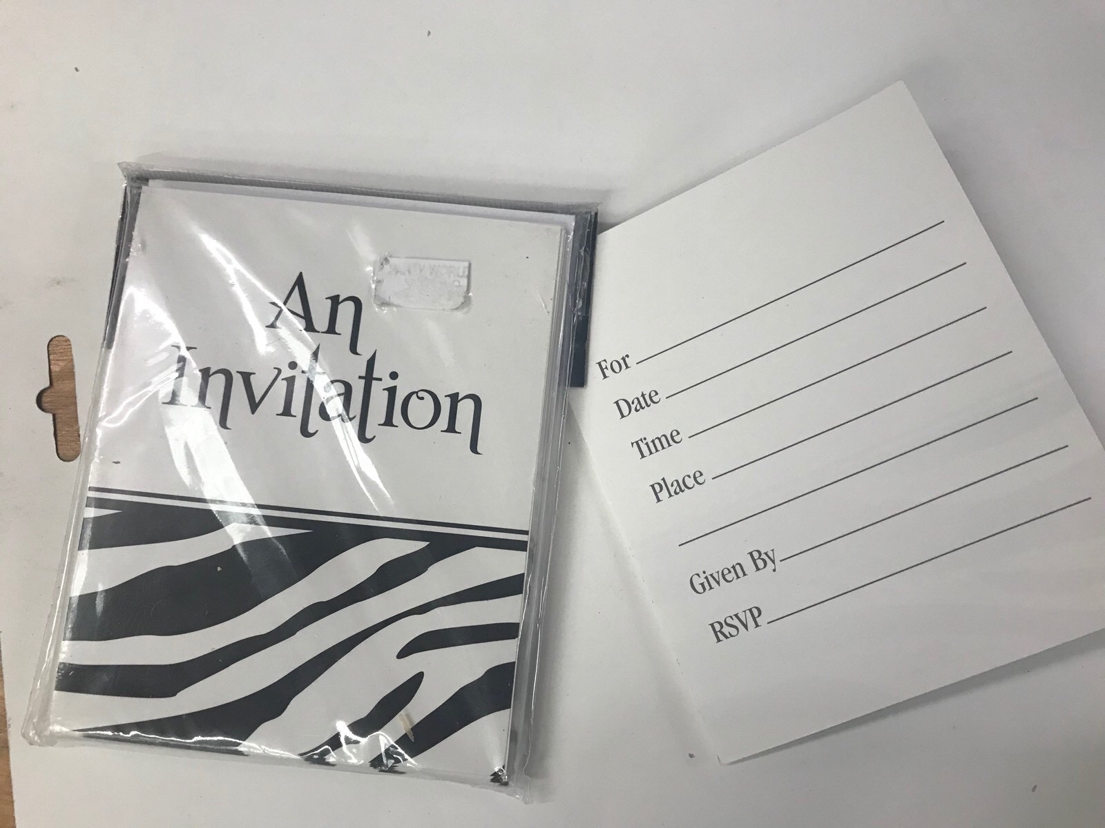 Animal Print Zebra Party Supplies Invitations 8ct.