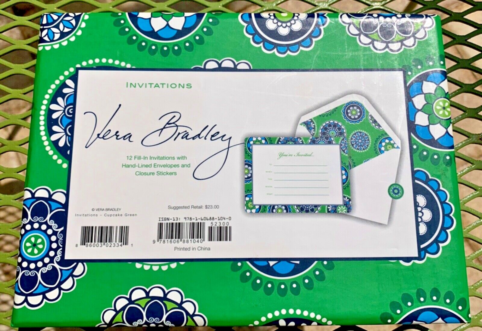 NEW Vera Bradley 12 CUPCAKE GREEN Invitations, Envelopes & Stickers – Retired