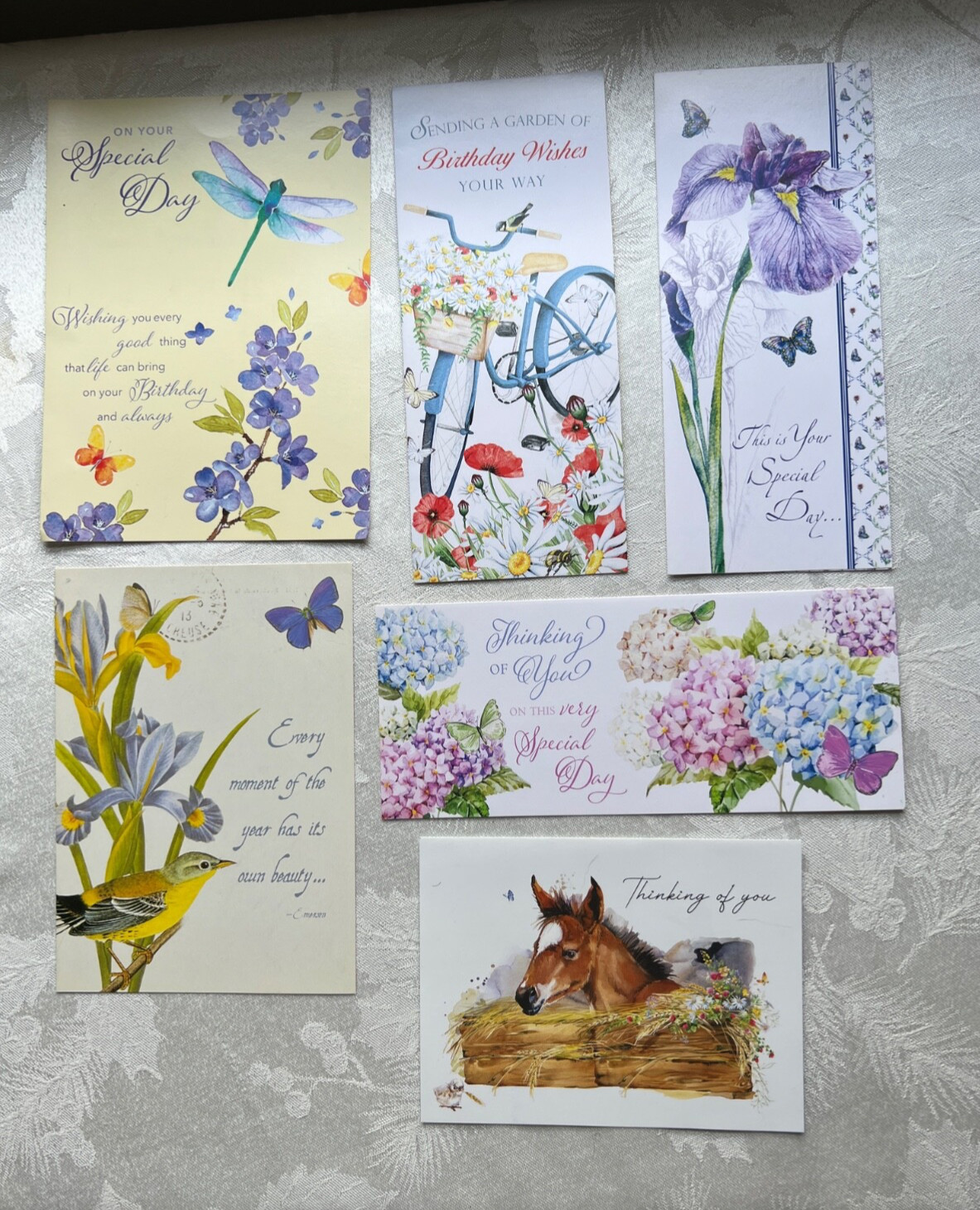 Assortment of 20 Unbranded Greeting Cards With Envelopes