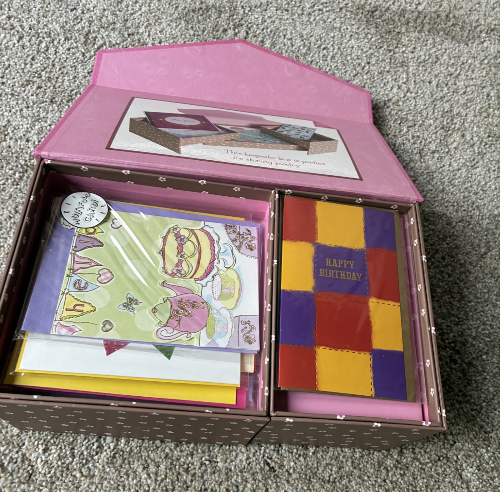 ❤️ Boxed set of 21 Deluxe greeting cards & envelopes in a Reusable storage box