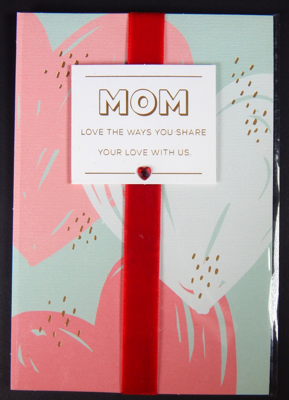 HALLMARK MOM VALENTINE’S DAY GREETING CARD HEARTS SHARING LOVE NEW!