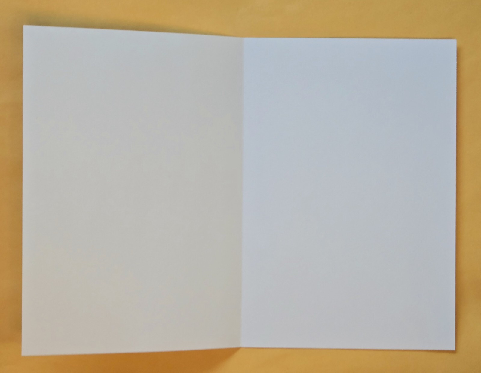 Peanuts “Snoopy & Friends” Merry Christmas Greeting Card (+Envelope 5×7″).