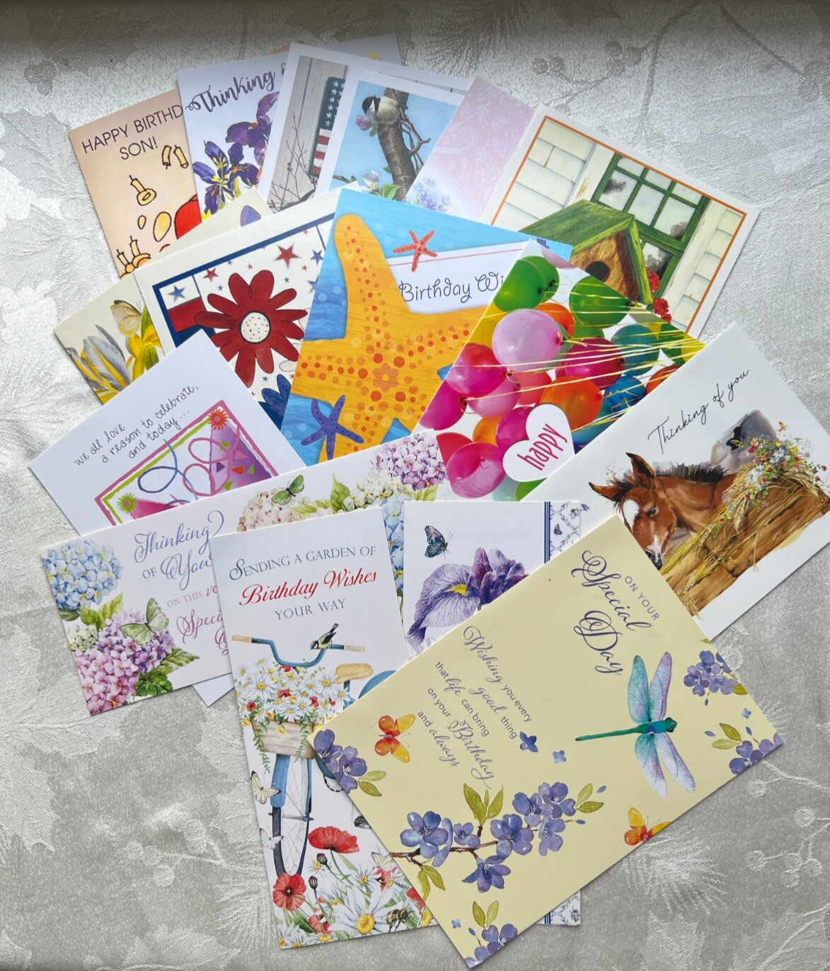 Assortment of 20 Unbranded Greeting Cards With Envelopes